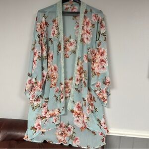 BOG COLLECTIVE Kimono / Cover Up /  Robe sheer light sea foam Floral, Medium